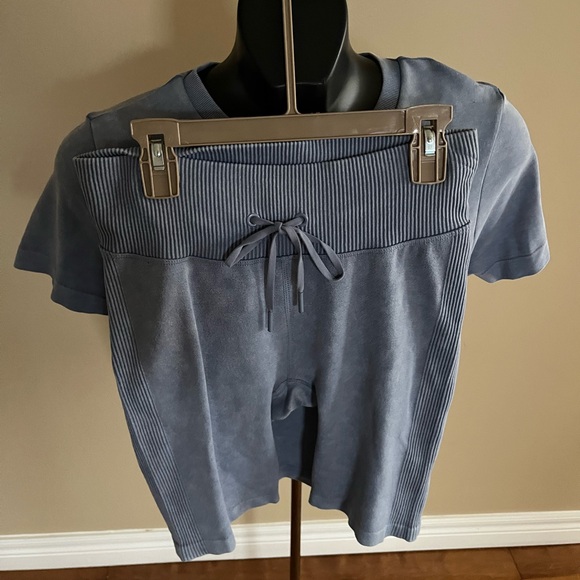 Stylish Blue Women's Workout Set - Picture 5 of 6